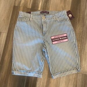 Gloria Vanderbilt Light Blue & White Striped Women’s Shorts